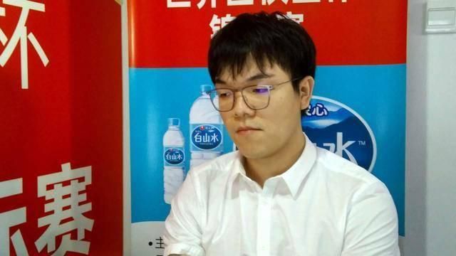 这寂静的夜里，她空闲了下来，脑子里铺天盖地全都是他。